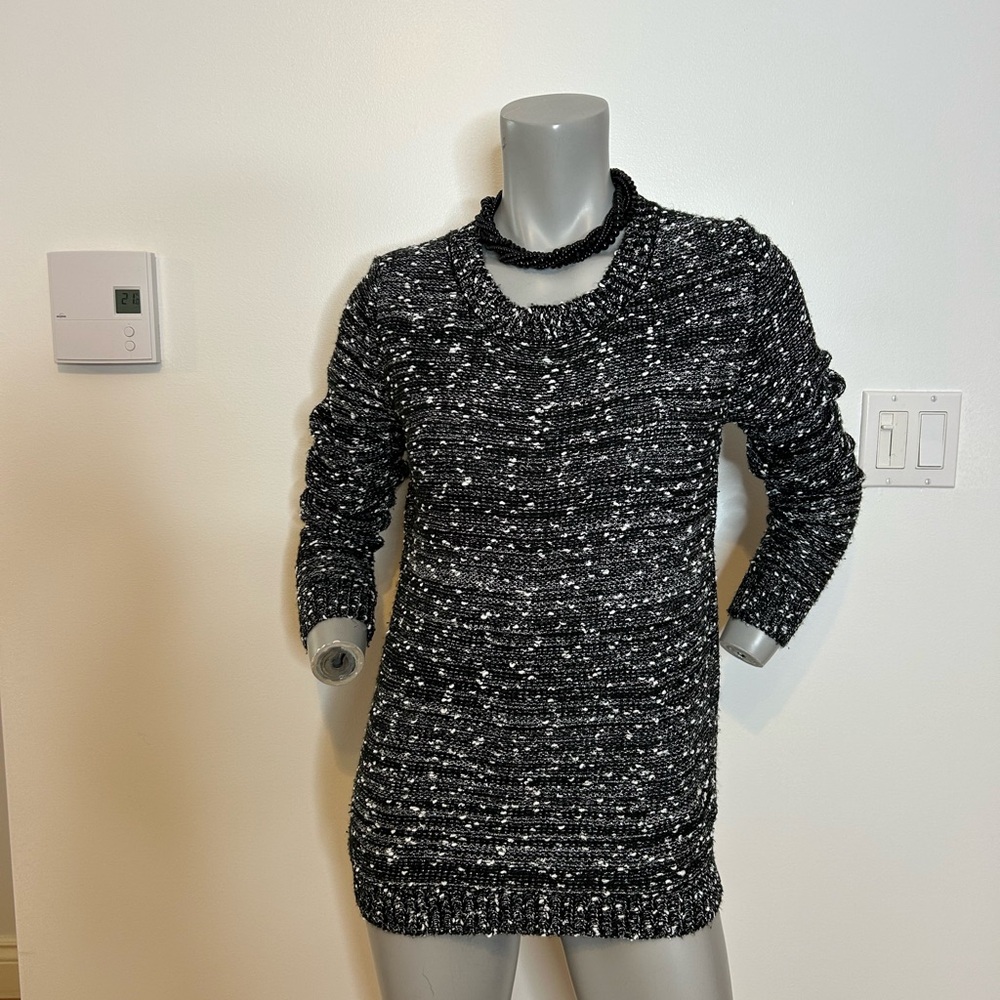 Beautiful and Chic  Black and White Women's Crew Neck Sweater❤️S